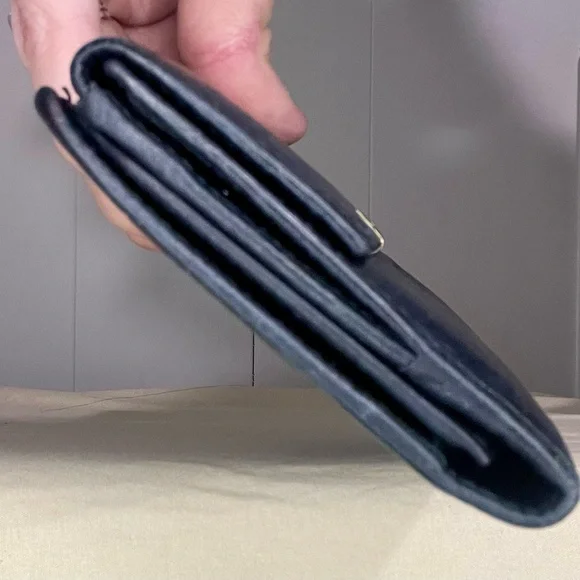 Gucci black leather GG Guccissima logo metal bar plate long wallet - Picture 4 of 10